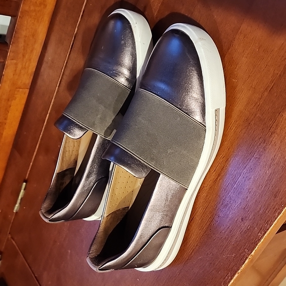 Clarks Shoes - Clarks slip on shoes, size 7, Pebble Metallic
